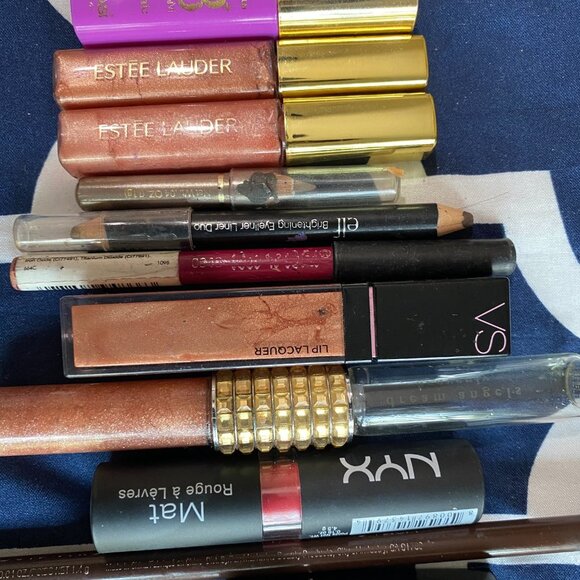 Marc Jacobs/ Estee Lauder /Victoria Secret & more LOT OF MAKEUP - Picture 10 of 11